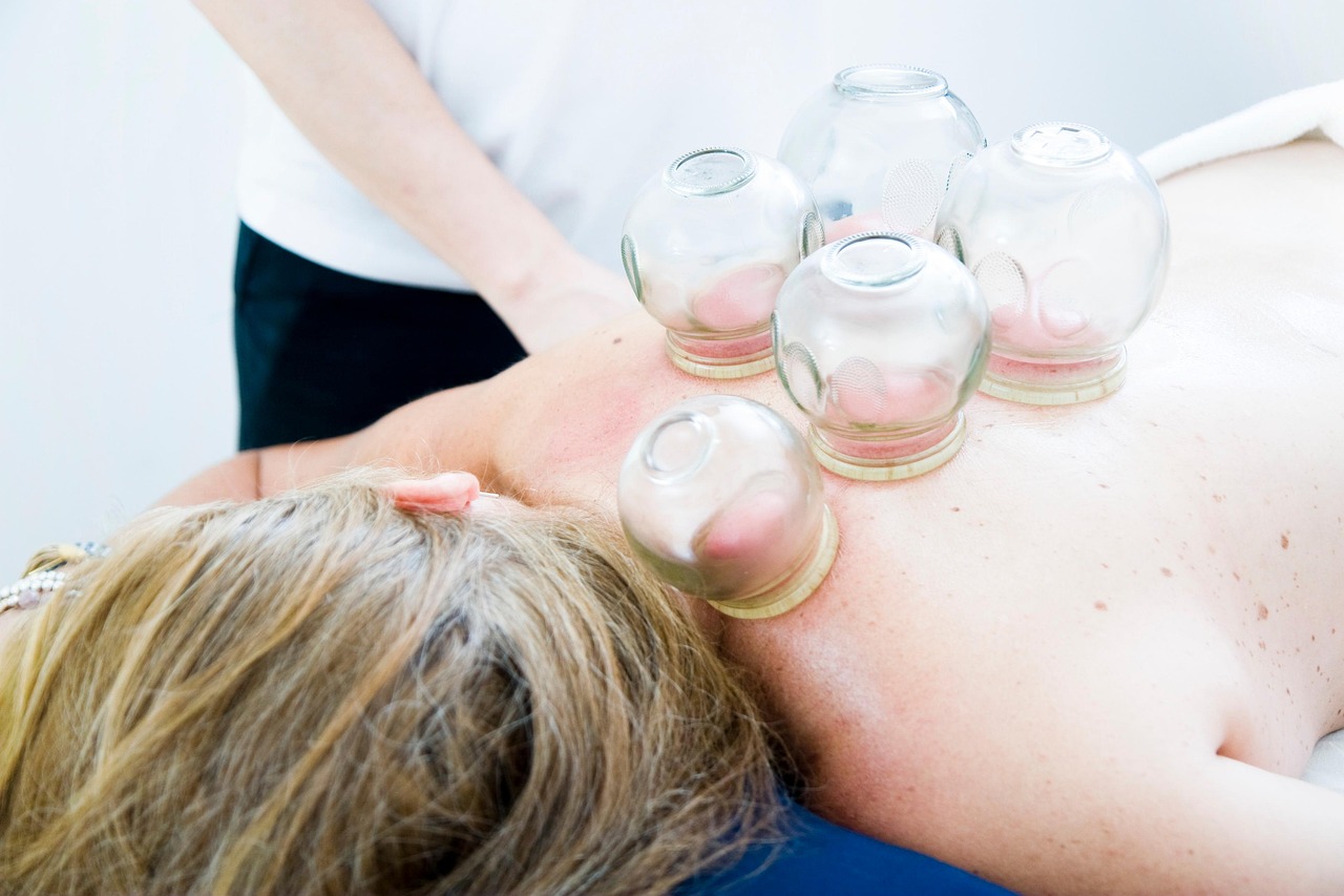 Schröpfmassage bei Massage TCM China-Japan Tuina Erfurt